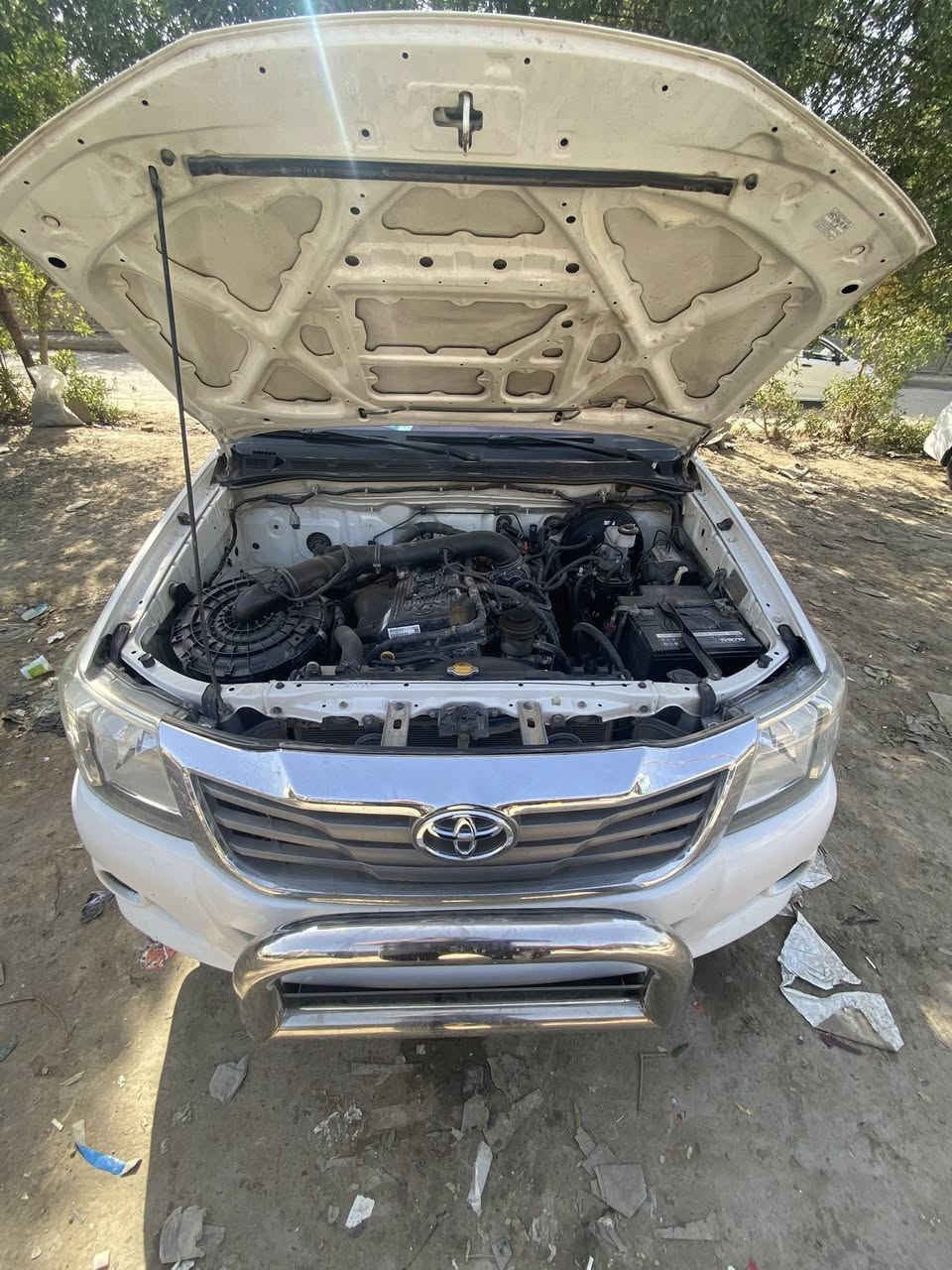 سلام عليكم البيع تيوتا 2014 سياره سعوديه شاصي ١٢سياره مكفول عده باب الخلفي عكس السايق بي شوي بارد شبر مكينه وكير وحداديه مكفولات ماشيه 160حقيقي  السعر 215 وبيها مجال المكان بغداد ناحيه الرشيد رقم ***********
