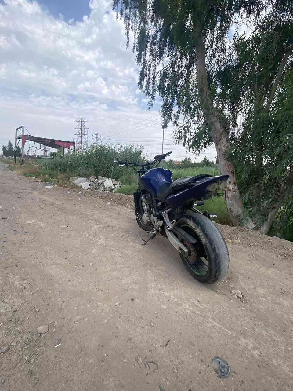 السلام عليكم يوماها 1000R1 بيع او مراوس مستعجل ع بيعتها شعندك خاص او اتصل ***********
