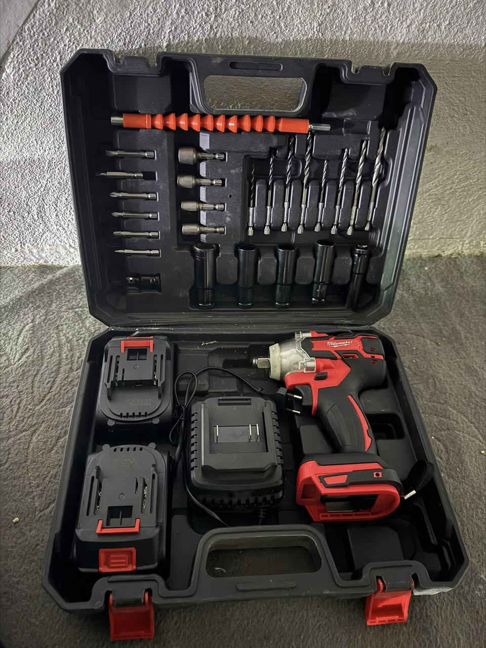 دريل لقمه شحن 1000 نيوتن جديد ماركة ميلوكي كامل مع بطاريات عدد ثنين 88 v  وشاحنه مع اللقم والبرين يجيك مثل الصورة السعر ((35 ))الف 

منشار ترددي بارك سايد مستخدم نظيف شغال شرط الفحص بدون ملحقات السعر(( 15 ))الف 

دريل همر 1050 بارك سايد مستخدم كهرباء شرط الشغل ابو السرعات مع القبظه مالته والبرايد والتحويله سعر ((30))  الف 

كوسره كهرباء باريك سايد جانت تشتغل حاليا فحم يعني عاطل ماعرف شنو بيها مع الملحقات السعر(( 10 )) الف 
*********** واتساب او خاص 
متوفر خدمة توصيل لجميع المحافظات
