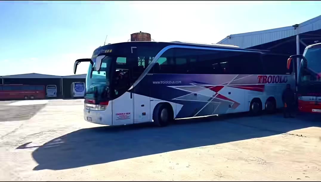 ⭐️⭐️⭐️ تعلن ⭐️⭐️⭐️ 

( شركة طيبة البوادي )

عن حجز باصات شهر رمضان المبارك 🌙

باصات VIP 🚩

لنقل المعتمرين وحجاج العراق الئ الديار المقدسة براً .
- المعتمدة رسميآ من قبل 

( الهيئة العليا للحج والعمرة ) 🕋

- توجد لدينا باصات حديثة وباعلئ المواصفات السياحية .
(خدمة ضيوف الرحمن شرف لنا )

العنوان - بغداد: 1-شارع فلسطين قرب ساحة بيروت .
                        2-شارع صفي الدين الحلي .

للحجز والاستفسار الاتصال على الأرقام التالية. 

*********** 📞
*********** 📞
*********** 📞
