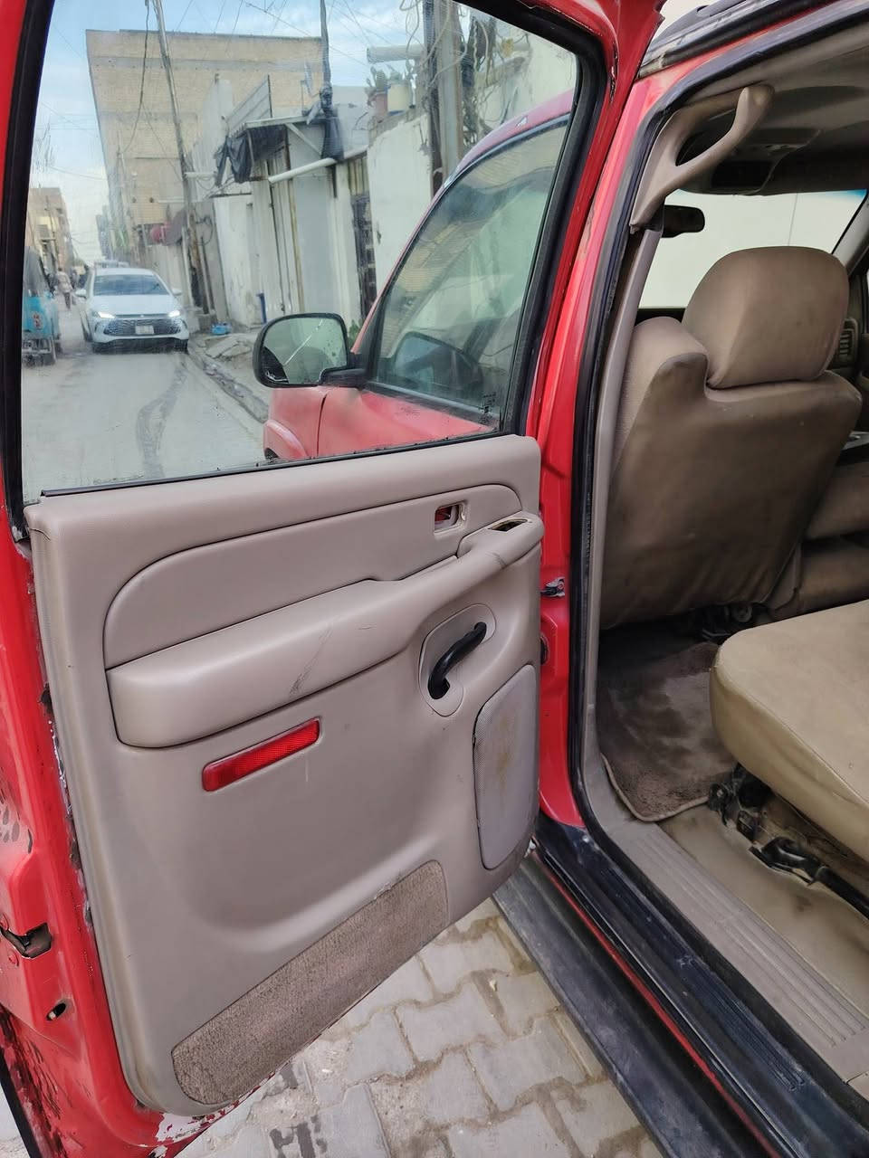 السلام عليكم ورحمة الله وبركاته
من رخصة الادمن المحترم
سيارة جمسي موديل ٢٠٠٤ لون احمر بعدها مامصبوغة فرن هذا لون مزاد بيها مال دفاع المدني سيارة رقم بغداد باسمي تحويل مباشر فحل ٨ براغي دبل تانكي محرك كير بلاد مكفولات تبريد تدفئة شغال كامل سيارة صدر أمامي خلفي تبديل جديد نقصها
نقصها شباك أمامي دعامية تخم تاير فقط
#السعر 85 $ بيها مجال للطيبين
للاتصال والاستفسار مع صاحب سيارة
***********
