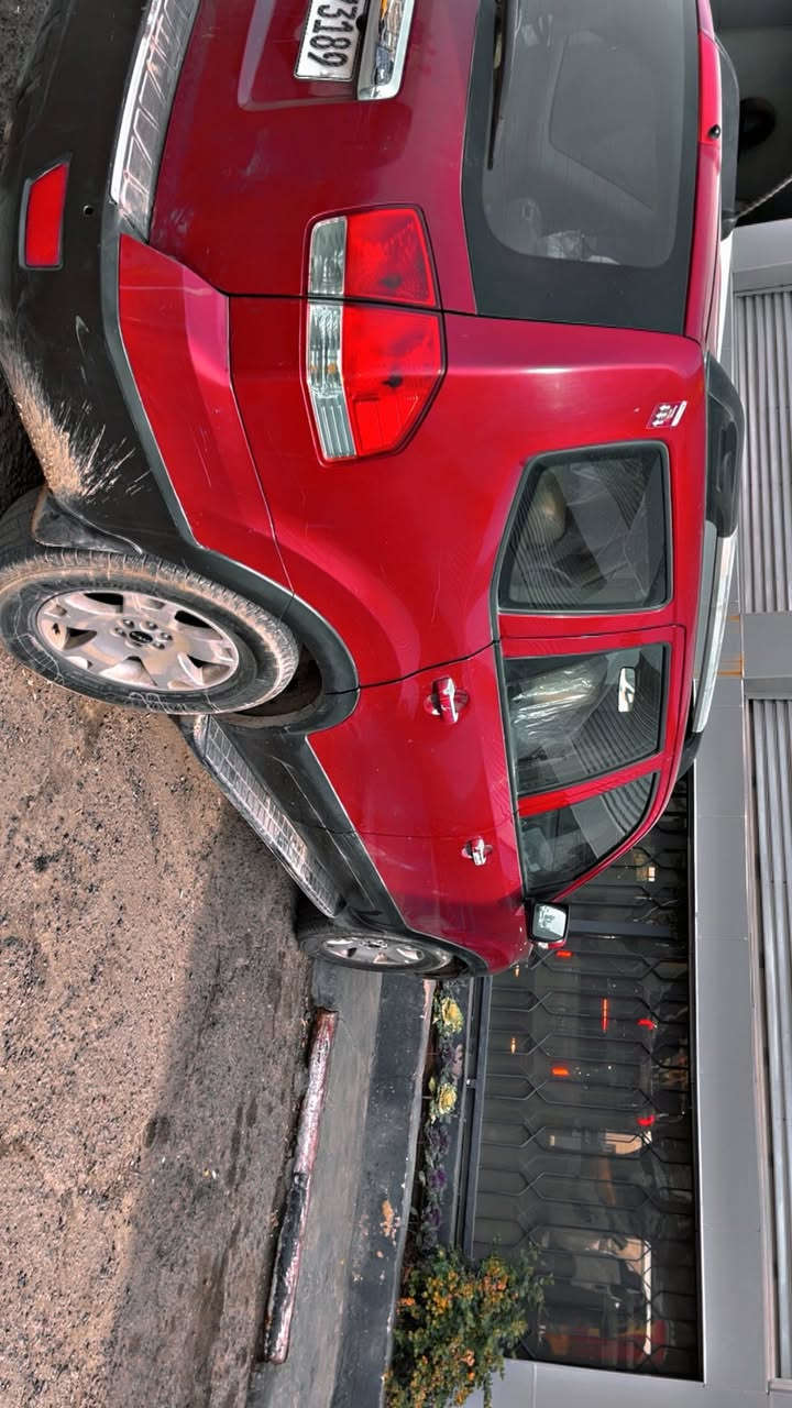 مهافي البيع 2011 سياره خليجيه فول مواصفات مكينه خير من الله تريك وين ماتريد رقم بغداد انكليزي السياره خير من الله 
*********** 
مكاني بغداد الحريه او البياع 
السعر 120$ 
وكلشي موجود بل السوك
