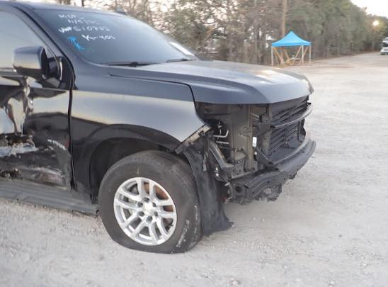 تاهو 2023 الضرر كما موضح بالصور  الون اسود السعر الى دبي 210 ورقه اذا اتريده الى ام قصر مع كتاب ضباط 280 ورقه بدون كمرك وبدون تصليح الاتصال ***********
