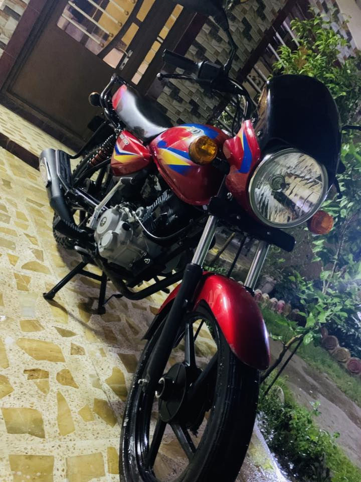 بوكسر 20 شهر 11.  كامله من كلشي  اوراق أصوليه كمرك وضريبه بس تروح ترقم سعر مليون و100  
***********
