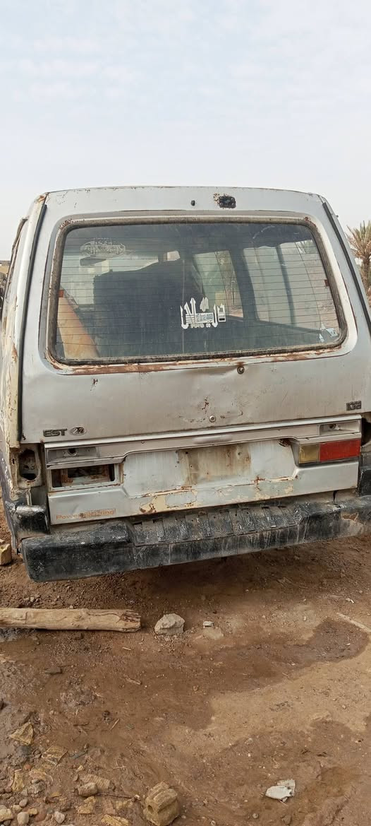 جنطة مع باب سلايت مع حصان مع جام مع كشن سايق وكشن الصدر  العبرية مع طوبات وغراض صدر ***********
