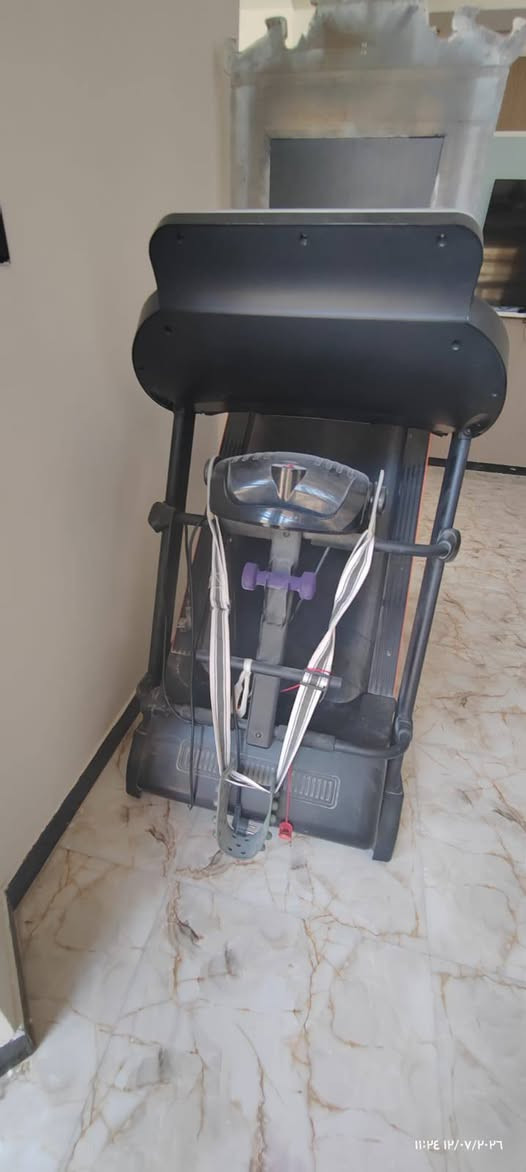للبيع
الميز خشب زان اصلي
الجهاز  جري رياضي  جبلي مو جهاز عادي للتواصل 
***********
