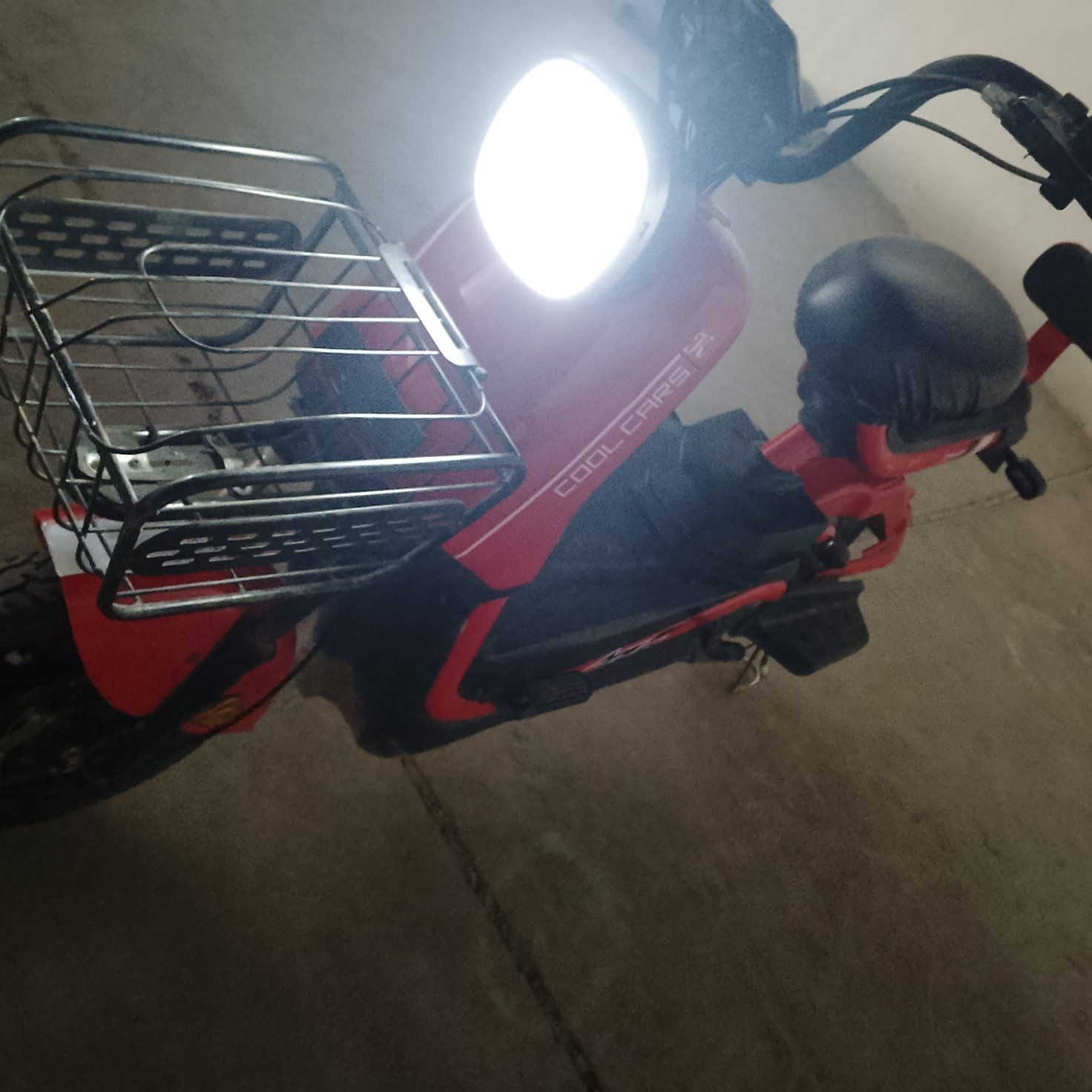 دراجة حجم 14 اربع بطاريات الدراجة نضيفة خربان بيهة  شاشة وبريك الخلفي ايرادلة بس سيم  ولباقي كلة شخال شاحنتهة شغالة الدراجة امحافضة علة شلعتة السعر 300 وبيهة مجال


**إذا كنت صاحب هذا الإعلان وتريد حذفه لأي سبب، رجاءا أرسل رسالة إلى الدعم الفني**