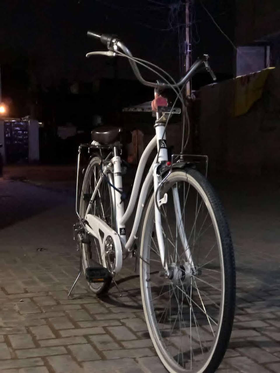 سلام عليكم بايسكل البيع بناتي بطه حجم 27 جديد كله مختم كير 6 نمر وحساس كله شغال ماناقصه برغي العنوان بغداد حي اور سبع قصور 100 وبي مجال 👉 *********** بي واتساب👍
