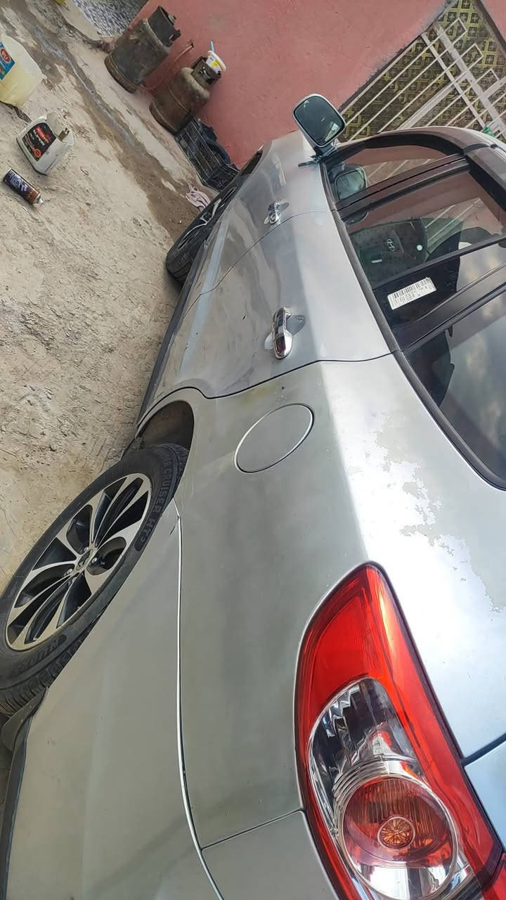 السلام عليكم سياره سنتافي 2400 وارد امريكي السياره  ## ملاحضه السياره بيه كازكيت السعر 115 للاستفسار اتصل ع الرقم *********** ++ السياره بغداد بأسمي
