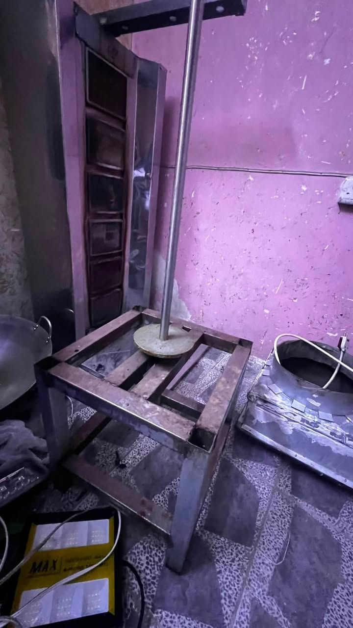 شواية وشيش وستان وميز طول 190 رقم الهاتف ***********
