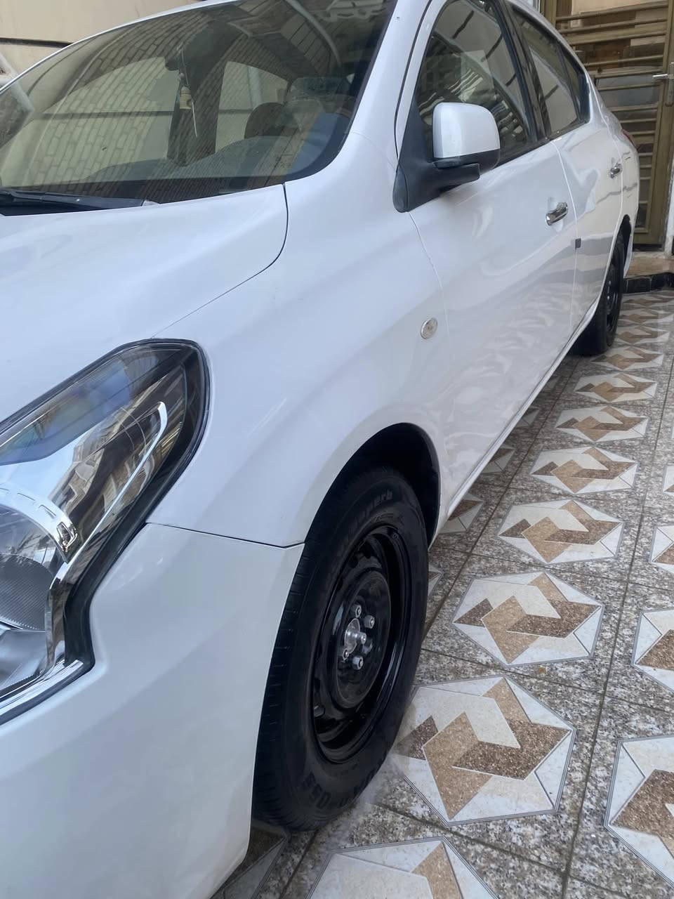 نيسان سني هندي ام البليات الزركه رقم بابل ماشيه180 جاهزه محرك كير تبريد مسجل جاهزه سنويه جديده رقم دولي بيه دور جاملغ خلفي شويه عابر على الباب مكاني بابل للاتصال*********** اتصل وبيك خير وتدلل
