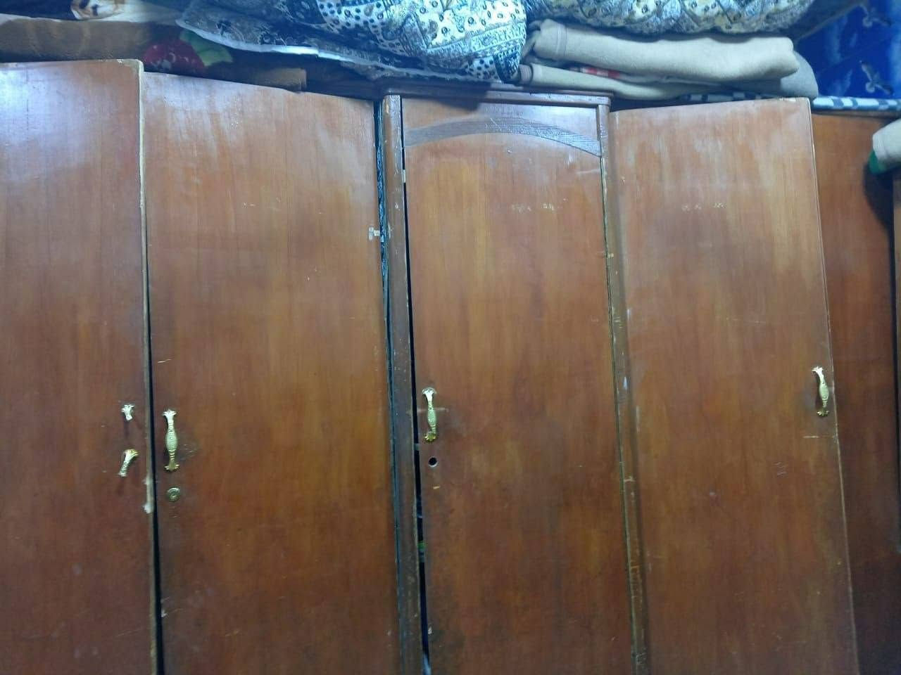 السلام عليكم يوجد كناتير عدد ٢للبيع بسعر مناسب العنوان كربلاء رقم ***********
