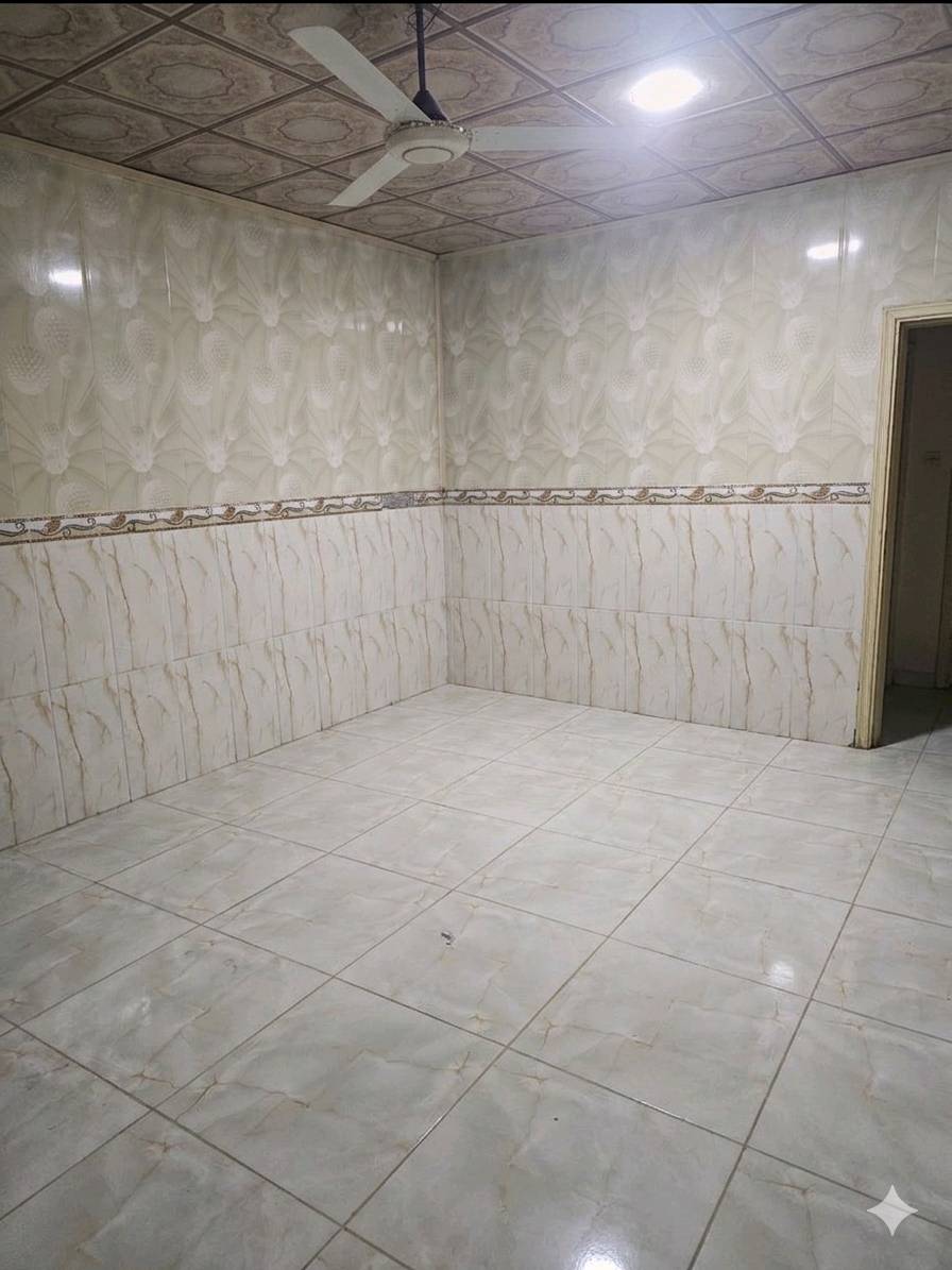 بيت للبيع في منطقطه الطوبه والنخيله مساحه ١٥٠م
طابقين يحتوي الارضي على ٤ غرف والفوك غرفه ومخزن بيت جاهز للسكن السعر ١٥٠