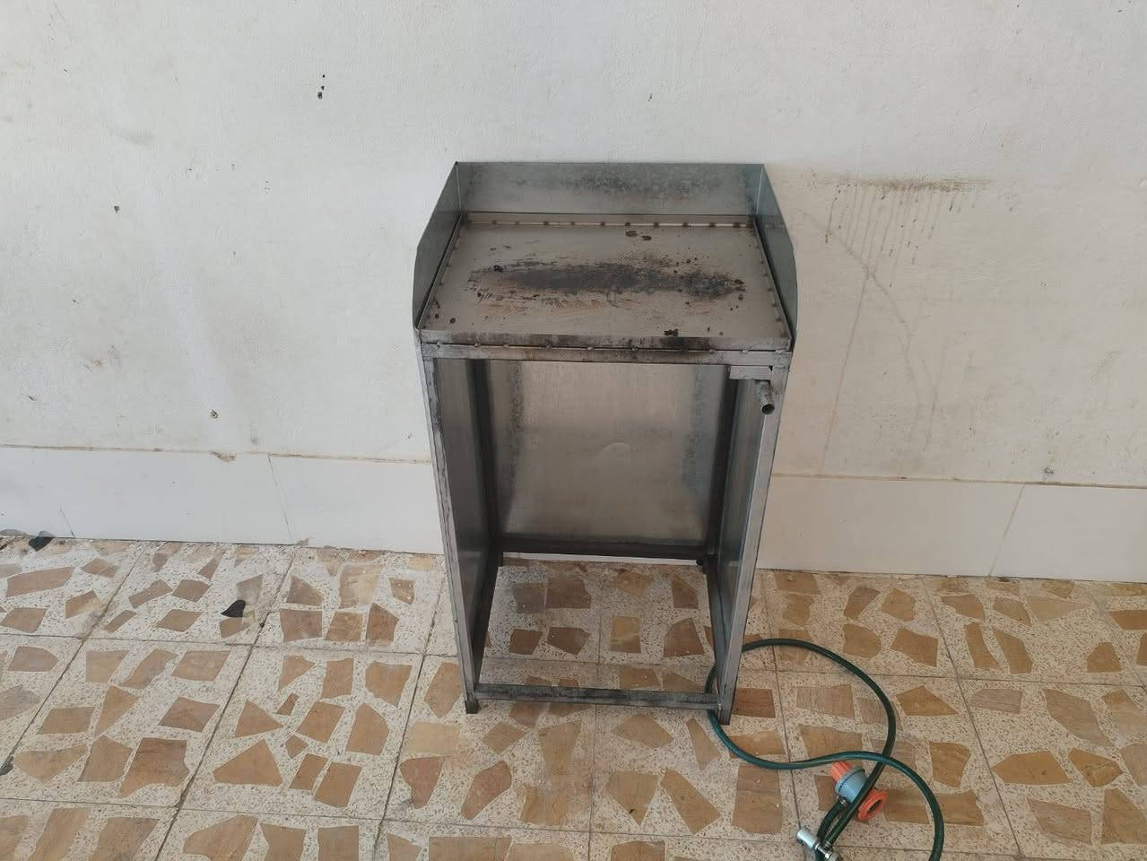 ادوات مطعم للبيع للتواصل ***********
