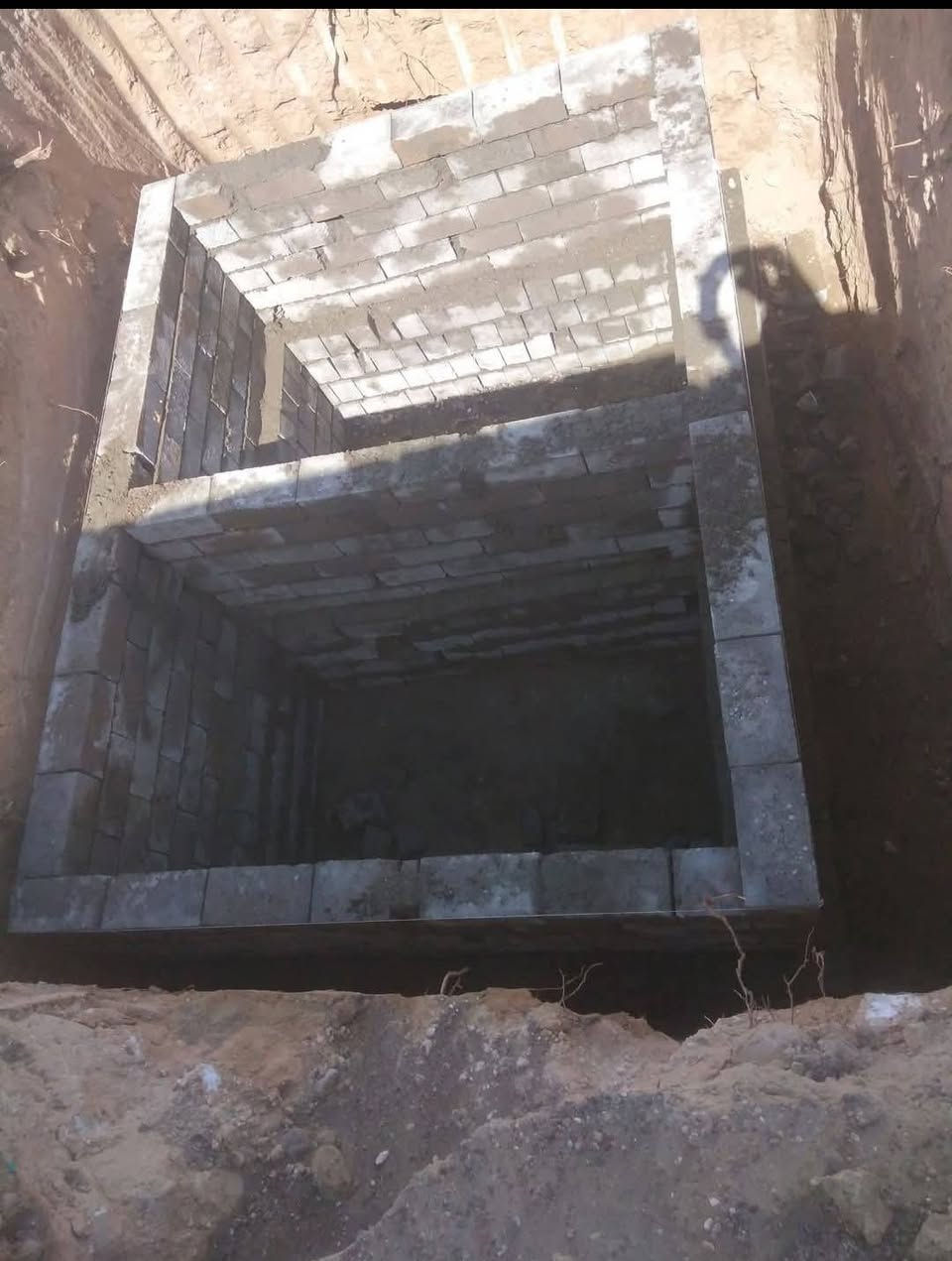 السلام عليكم الي يحتاج بناء قصاطل لبخ تكعيبه تصفير بيوت صب قصاطل متواجدين وبنسب السعار /‏‏‪***********‬‏
