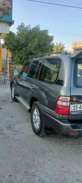 ***********تويوتا لاندكروزر ٩٨ محدث 2007
مصبوغة عام لان لون يجرد وبيها طخه جاملغ خلفي يمين 
لون رصاصي نفطي 
محرك ٦ سلندر سعة 4500 بحالة جيدة 
كير اوتوماتيك 
دبل تانكي 
دبل فيتبام 
اسبير تعليك ، 
ويوجد مكان لاسبير ثاني اسفل الصندوق 
السيارة اعتمادية وقوية جدا  
منظومة  تبريد ممتازة . تبريدها ثلج
السيارة اعتمادية للتعديل والافرود ورحلات البر والتخييم
السيارة باسمي تحويل ثاني يوم مكان السياره الانبار هيت السعر 115 وبي مجال
