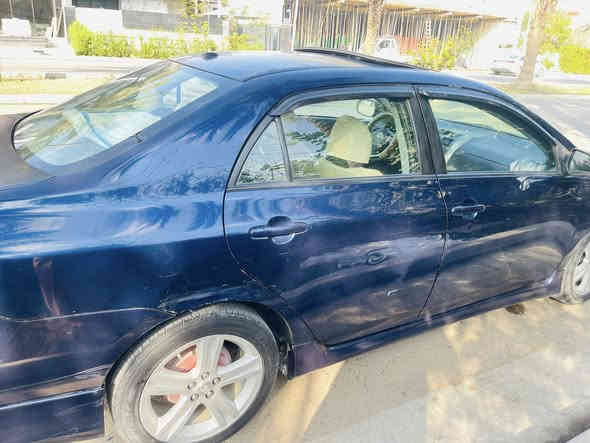 سلام عليكم للبيع كورلا S2013
السيارة فول مواصفات گير محرگ تبريد كفالة
السيارة حادثها من امريكة الجاملغ من جهت السايق فقط دواخل كفالة و اني رشيت بيها 3️⃣ قطع كلير فقط بدون حادث اثر جراد مكان السيارة بغداد السيدية 
السعر /104و بيها مجال
رقم/*********** بي واتساب
الثاني /*********** بي واتساب
