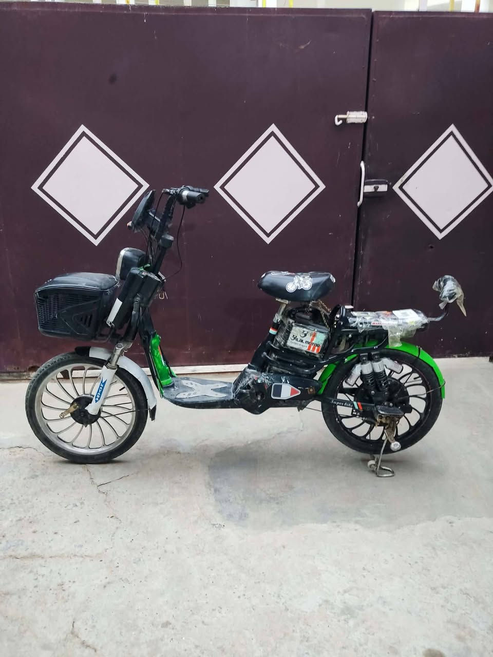 السلام عليكم
بايسكل شحن للبيع شغال ما بي شي بس يرادله ترتيب كهربائيات السعر 150 وبي مجال للاستفسار *********** بي واتساب
