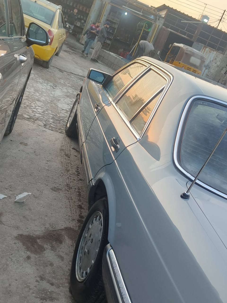 مديل 88 مكان بغداد حي نصر *********** السعر 60 بيهه مجال قليل مكين بلادي قبق اسود مصبوغ عام بدون ضرب دبلات نضيف بلاد تحويل مباشر مروري
