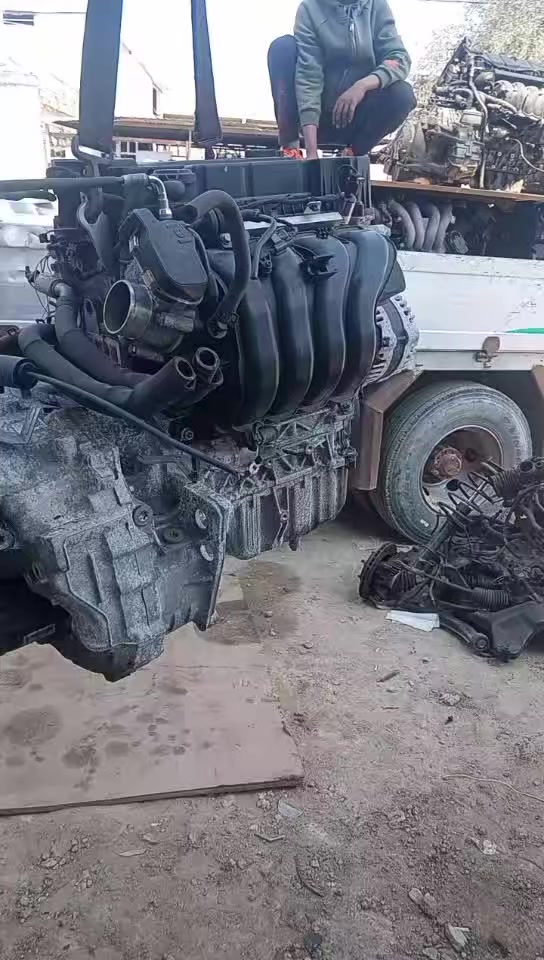 السلام عليكم تم وصول الحاويه محركات تيفولي سانك يونك العنوان الديوانيه حي الصناعي مجمع عدي البديري ***********
