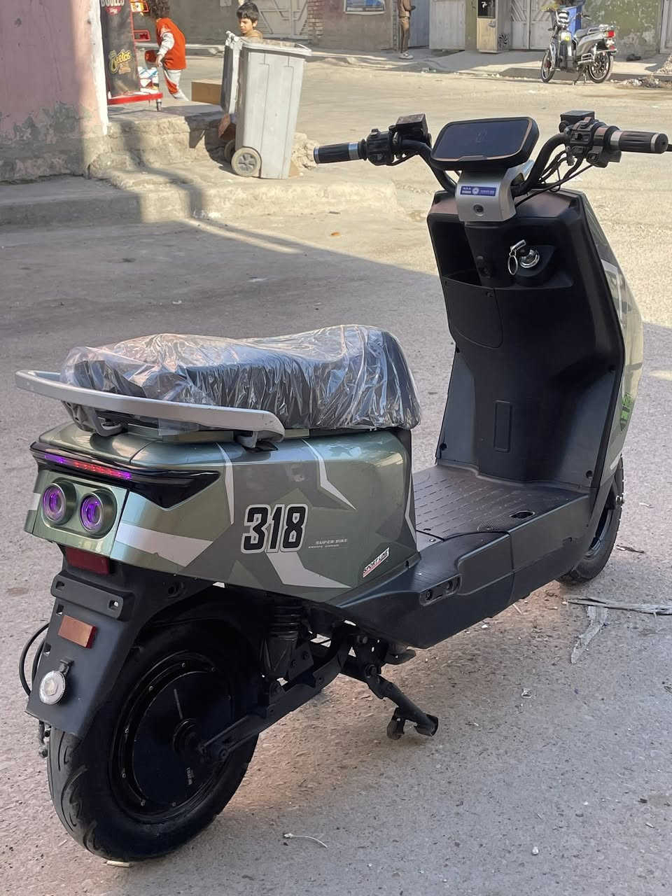 السلام عليكم دارجة 318
2025 
6 بطاريات جدد
قفل ستيرن 
انذار سرقه 
لايت عالي ناصي 
منفذ يوسبي 
السعر 420 وبيها مجال 
العنوان بغداد بلديات 
الرقم ***********
