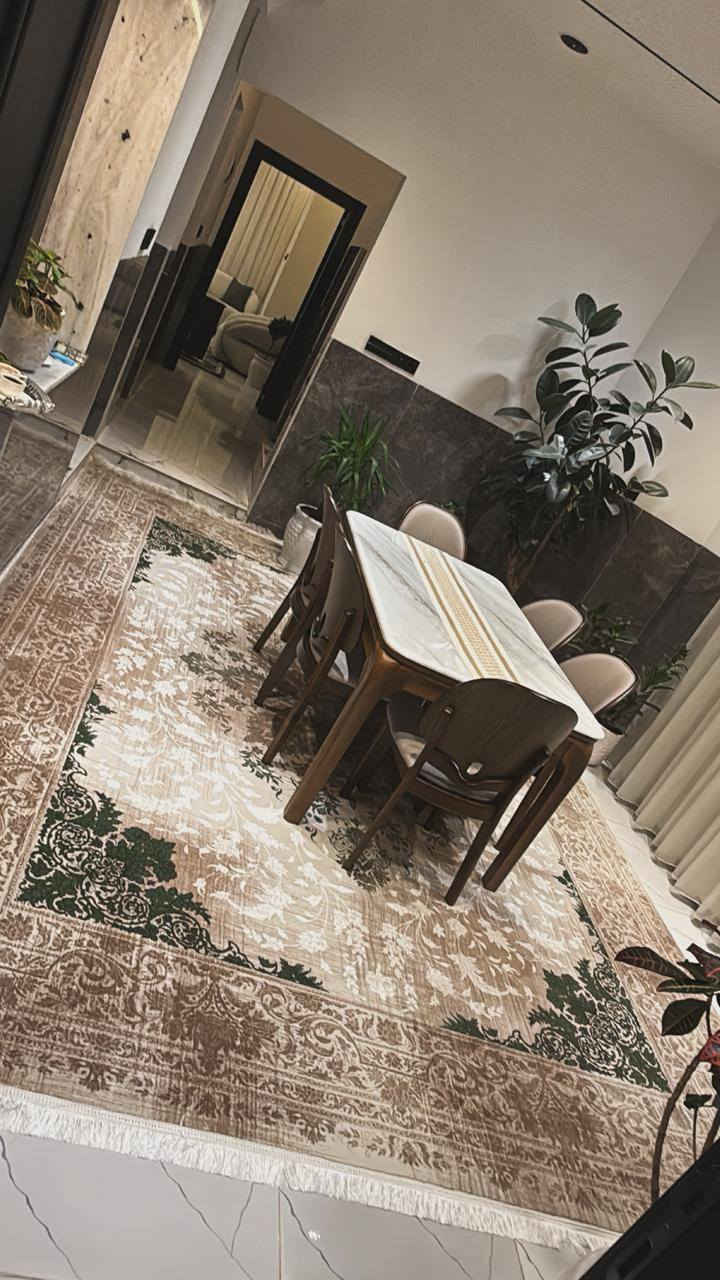 دار للبيع في حي الملايين الاولى مقابل كلية القبس
مساحة الدار 145 ركن واجهة 10 وعمق 14
يحتوي الدار على 4 غرف نوم ومطبخ وصحيات واستقبال وهول 
* علما أن الدار يباع مع اثاث 
يبعد عن سايدين حي العربي 30م 
لمعرفه السعر أكتب تم 
أو مراجعه مكتب مدخل حي الملايين الاولى مكتب أرض التميز للبناء والعقار 
اي استفسار يرجى مراسلة الصفحة او الاتصال ع الارقام المذكورة⬇️⬇️
***********
***********
