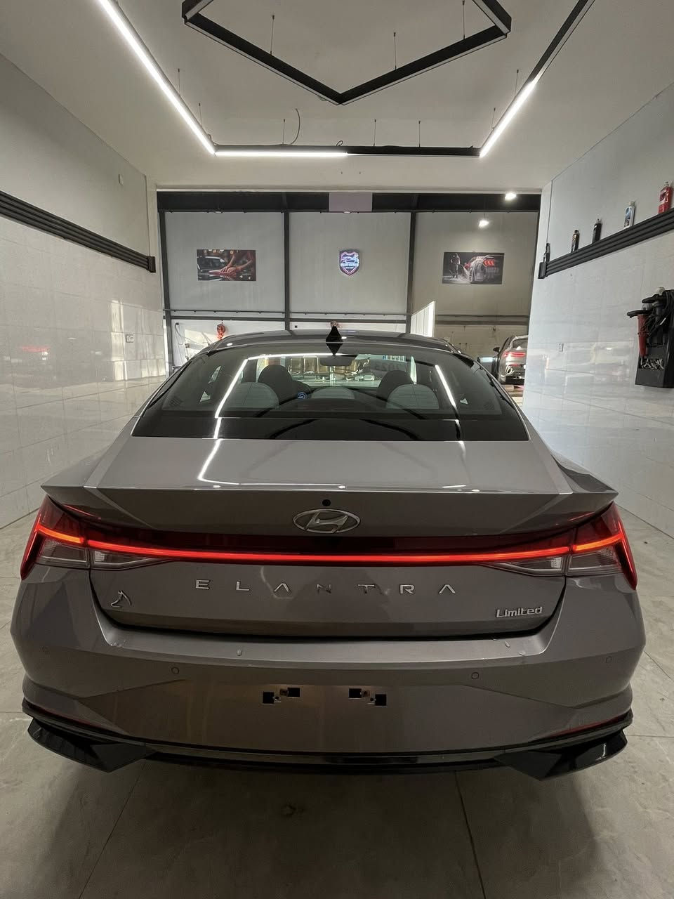 النترا 2023 ‼️‼️كاتي بدون رقم‼️‼️
فول مواصفات لمتيد 1/1
محرك 2000 دوش 
ضررها سطحي بوند فقط بدون دعاميه ولا لايتات بدون ارباك بدون داخل مكفوله كفاله عامه 
مكان السياره موصل المعارض الجديده 
السياره كاتي تترقم جميع المحافظات الشماليه 
السعر 164 وبيها مجال بسيط
للاستفسار ***********-***********
