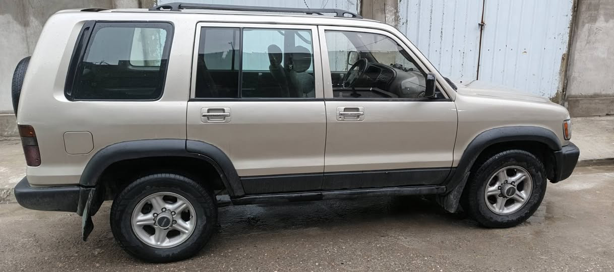 سلام عليكم السعر ( 80) وبيها مجال
ازوزة تروبر موديل 2001 محرك 3_5 6 ابلادي كير توماتيك قفل مركزي جام كهرب رقم دهوك بأسمنه تحويل ثاني يوم *********** ابو عمران 
موصل الجانب الايسر حي الجامعة  بعد مبنى المحافظة البديل مقابل اعدادية الطريق المضيئ للبنات
