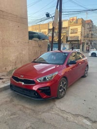 فورتي موديل ٢٠٢٠ أمريكي مكينه ٢٠٠٠ دوش ماشيه ٩٤ جاهزه للأخير وسياره حي...