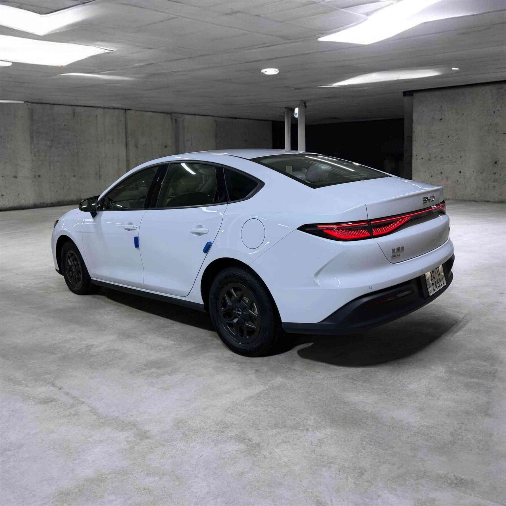 BYD 05
مكفولة كفالة عامة ماشية 13 الف 
رقم اربيل بسمي 
مكاني بغداد المنصور 
***********
