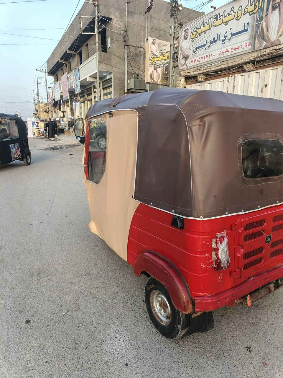 تكتك موديل 17نهايت 12 تكتك حلوه ونضيفه مكينه مال 20اوراق المصطفى
كامله سعر 3300وبيه مجال شراي 
يتصل ***********
مكان حي اور
