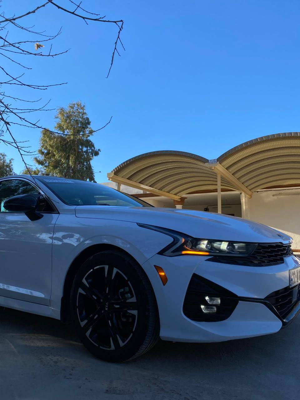 K5
موديل 2021
امريكي بدون ضرر شرط 
عداد 65 ميل 
محرك 16 توربو 
المواصفات الداخلية
شاشة وسطية 8 أو 10.25 إنچ
دعم Apple CarPlay و Android Auto
تشغيل بصمة (زر تشغيل)
مقاعد جلد
مكيف أوتوماتيك ثنائي
فتحة سقف بانوراما 
أنظمة الأمان
نظام مانع انغلاق الفرامل ABS
نظام الثبات الإلكتروني ESC
حساسات أمامية وخلفية( 5 رادارات )
كاميرا خلفية
نظام المحافظة على المسار
نظام التحذير من الاصطدام الأمامي
مميزات خارجية
مصابيح LED كاملة
جنوط 17 أو 18 إنچ
تصميم رياضي جديد

السعر 205 $
***********
