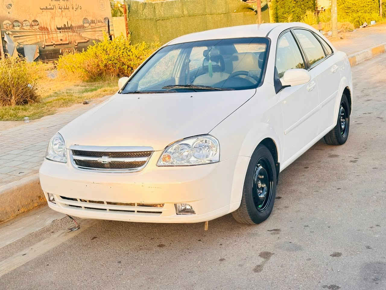سلام عليكم شباب وجمعه مباركه عليكم اوبترا 
موديل 2006 شركه العامه السيارت كير عادي رقم بغداد دولي ماشيه 171الف حقيقي 
يوم الاحد استلم لوحاته  سنويه 31 يله تسقط هزه جديده السياره ع وضع الشركه برغي ممبدل بيه ولا مفتوح مكينه بل كارتون شرط الضمان كير امامي خلفي جديد زيرو قبل 3 ايام شاده تخم تاير زيرو 
تبريد ثلج مصفره غرامات السياره كله شرط الفحص بيه 3 قطع صبغ وموجود السونار مالتهه ابيع حزام حته محد يدوخني ويكلي هاي هيج وهاي هيج برغي مابيع نقص كله جديد وشغال 
السعر 64$ وبيه مجال بسيط وسوك كلشي بي شباب الله يوفقكم وكلمن يبيع بلي يصرفله السياره مال بيت ومتعوب عليه هواي 
مكان السياره الشعب نهايه حي اور 

***********ابو حسن الشمري

