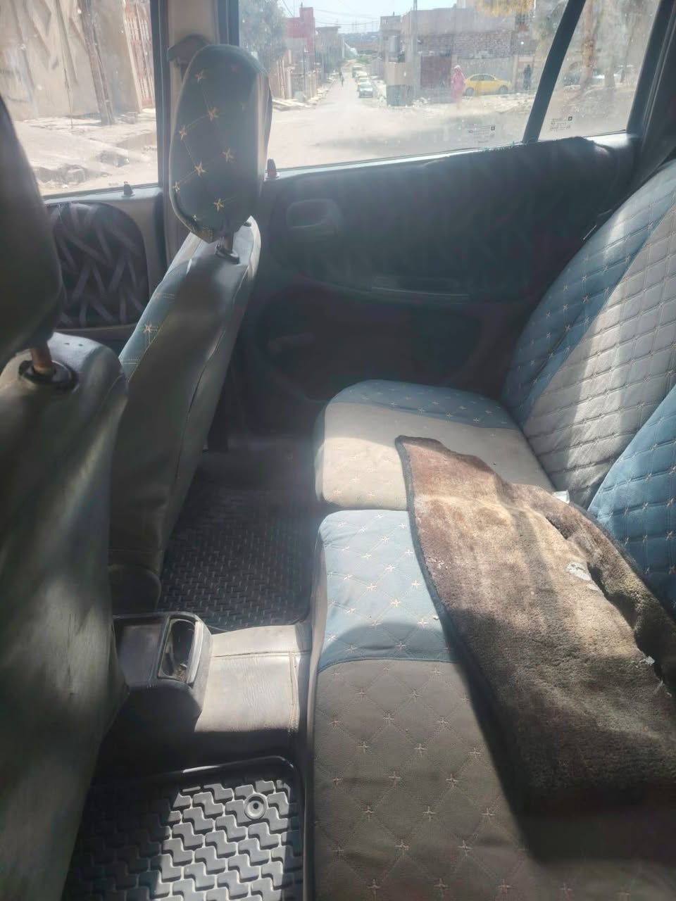 السلام عليكم
مكلف بالنشر
استره استيشن
موديل /1993
40/وبيها مجال للشراي
السياره باسموا 
شرط التحويل
غرمات صفز 
محرك وگير شرط
 التواصل
*********** /بي واتس
***********
