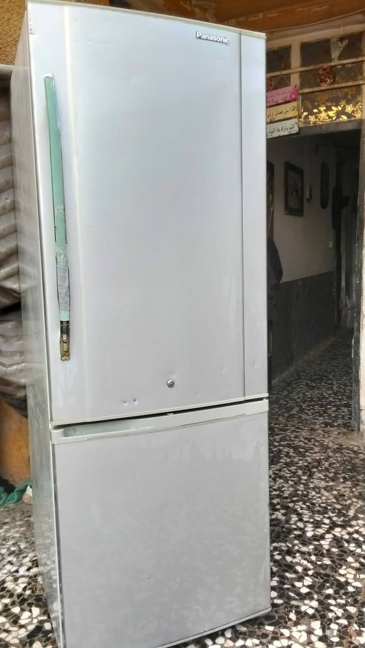 ثلاجات نضيفه شغاله على الفحص حجمها كبير سعر القطعه ب 400 وثلاجه كونكورد ب 180 طباخ فريش مصري سعر 190 مكان مدينه الصدر يوجد توصيل للاستفسار واتساب ***********
