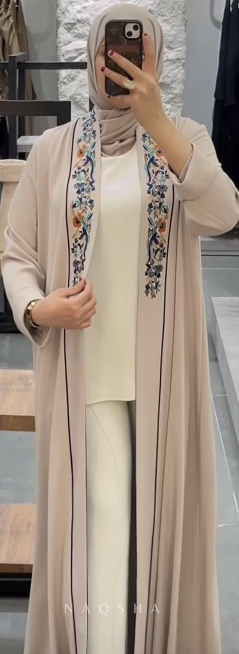 مرحبا بنات عندي هاي العبايه ماركت نقشه اخذتها لبسه وحده وكلش كبيره علي تلبس من وزن ٧٥لحد ١٠٠فقط توصيل


**إذا كنت صاحب هذا الإعلان وتريد حذفه لأي سبب، رجاءا أرسل رسالة إلى الدعم الفني**