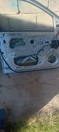 أفيو • قطع غيار • باب كامل