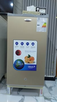 ثلاجه • نظيفه • للبيع