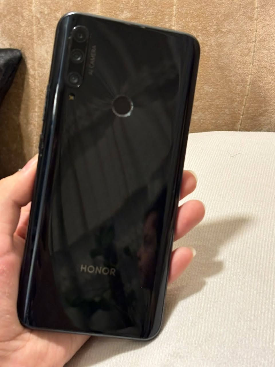 السلام عليكم جهاز HONOR X9 جهاز كلش نضيف كله شغال تاخذه ع فحص؛ذاكره 128 شاصي نضيف كامراته شغالات دبل سيمكارت جهاز يخبل سعر 100 وبي مجال قليل حك الجية
مكاني الدورة شارع ٦٠ الرقم***********
