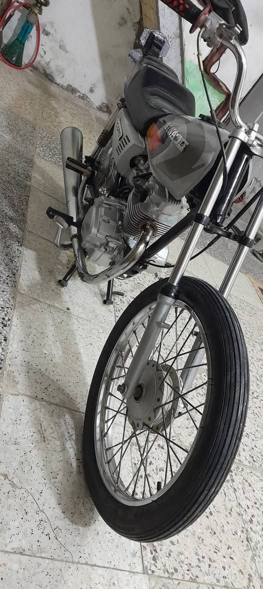 السلام عليكم مرخصة الادمن
دراجه اربعه كير تعمير كله جديد عده دبلات الوره مابدلتهن والباقي كله جديد دراجه نضافتهه شوفت عينك فول شلعه ومعدل شرط اصعد اربعه واطالع بيهه مكاني نجف السعر ٣٥٠ وبيهه مجال دراجه ادوات. ادوات الشراي بي خير ويدلل اتصل وخادم ***********
