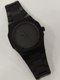 ساعات • كمية محدودة