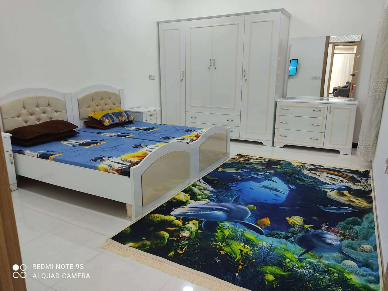 ‏السلام عليكم 
‏دار للبيع ٢٠٠ متر في حي الجامعة خلف اسوق فدك 
‏٢ غرفة نوم كل واحدة ٥*٤
‏صالة ٤ * ٧
‏استقبال ٦ ونص * ٤ ونص 
‏مطبخ ٥ ونص * ٤ ونص 
بيتونة مع مخزن 
‏مع حديقة خارجية 
‏الابواب تركية 
‏الشبابيك pvc
‏السطح شتايگر 
‏البيت حر وبأسمي 
‏للأستفسار اكثر اتصل على الرقم 
‏***********
