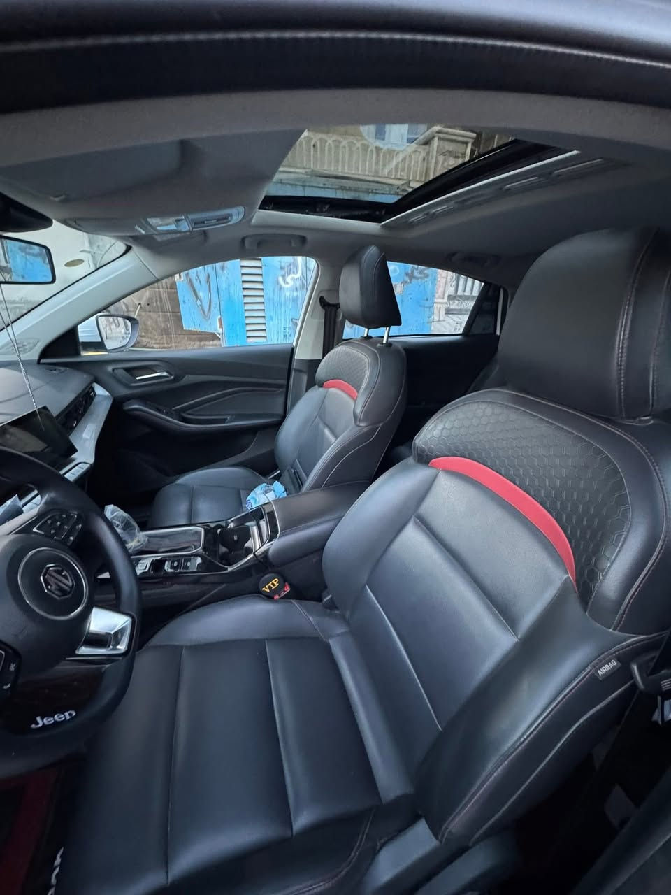 ام جي  MG GT  🚗 ✳️الــســعـر. 110  ورقه و الوكاله مجانيه على البايع
♦️سنة الصنع2024

♦️اللون : ابيض    

♦️عداد المسافة 41الف كيلو 

♦️عدد الاسطوانات : اربعه سلندر 

♦️رقم السياره : اربيل شرط وكاله شرط تحويل 

🟥مواصفات السياره

      شاشه كبير تدعم كار بلي  

     كامره  اشاير بلمري  تحكم ستيرن جهتين     

✳️تبريد ثلج الحمدلله  وبعد بيها هواي مواصفات 

✳️ كير محرك صدر كله على وضع الشركه 

رقم: ***********

     

     العنوان :  البصره
