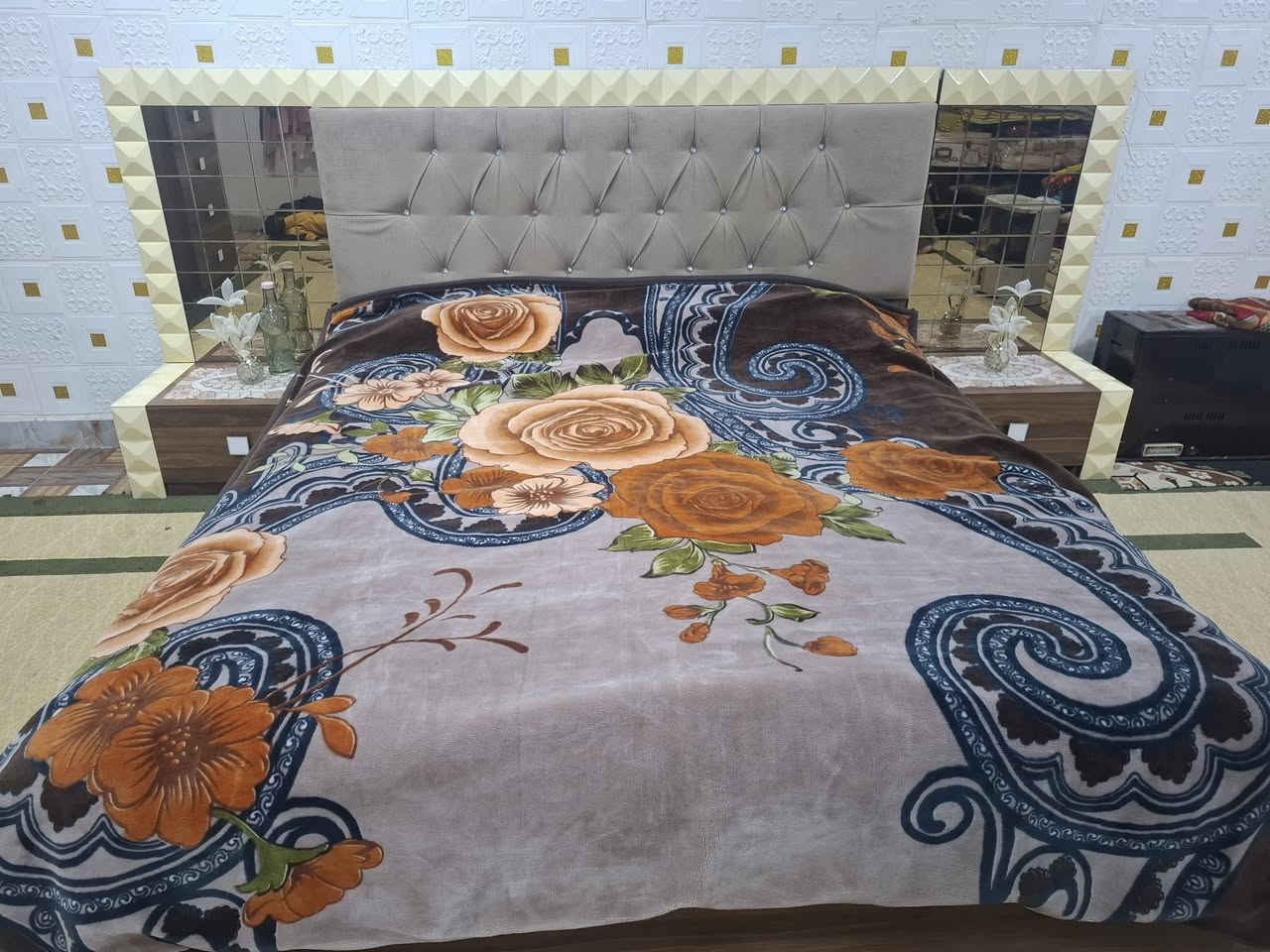 غرفه نوم تركي للبيع ٧ قطع  سيسم جك سعرها ٦٠٠ مع الدوشك الشراي يتصل ع هذا الرقم ***********
