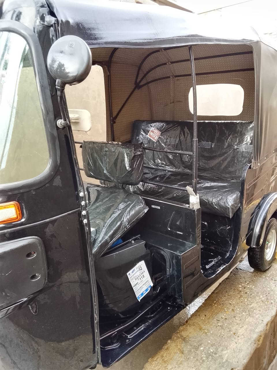 تكتك 19مكفوله من الصبغ فقط الدوسات
السعر 7500 رقمي ***********
