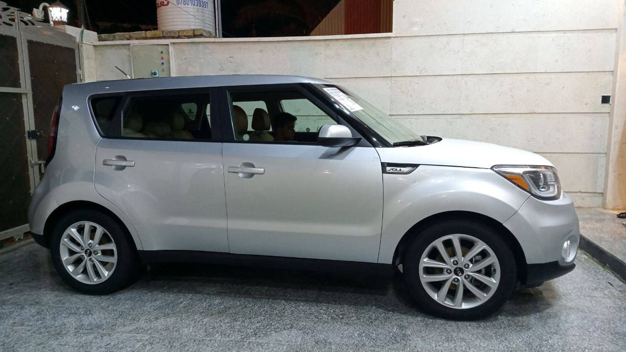 السلام عليكم
كيا صول 2018 وارد امريكي

حادثها فقط بنيد تبديل وصبغ ربع جاملغ امامي ايسر

والباقي مكفول لون سلفري محرك 2000 المرغوب رقم واسط انكليزي بسمي سنوية 2029 سيارة جديدة بمعنى الكلمة واستخدام شخصي فقط ماشية 46 الف ومواصفاتها معروفة مايحتاج اذكرها واكرر سيارة جدآ نضيفة وجديدة واحلى من الصور وبالخير على التكون من نصيبة

سعرها 125 وبيها مجال بسيط

***********
