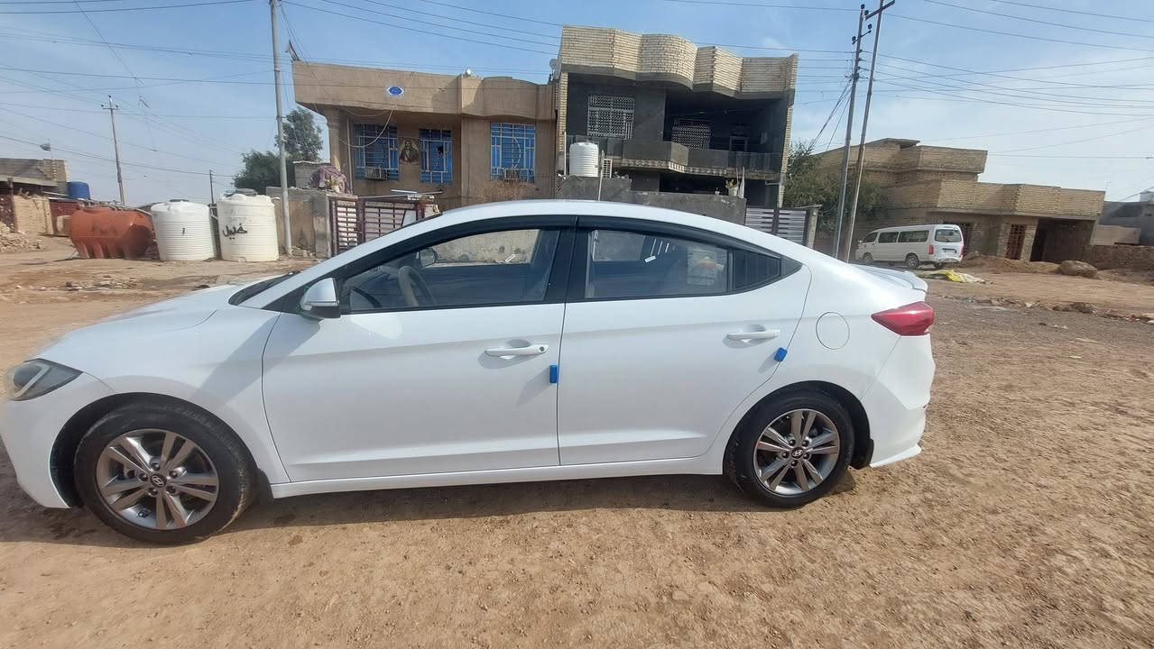 السلام عليكم  النترا خليجي موديل ٢٠١٨ مكفوله من الصبغ 
بارد شبر بل جاملغ الخلفي سياره جديده بمعنى الكلمة 
مكينه ٢٠٠٠ سوبر تخم تاير وصدر جديد غرفه خير من الله السعر 
١٥٠ ورقه العنوان بغداد النهروان ***********
