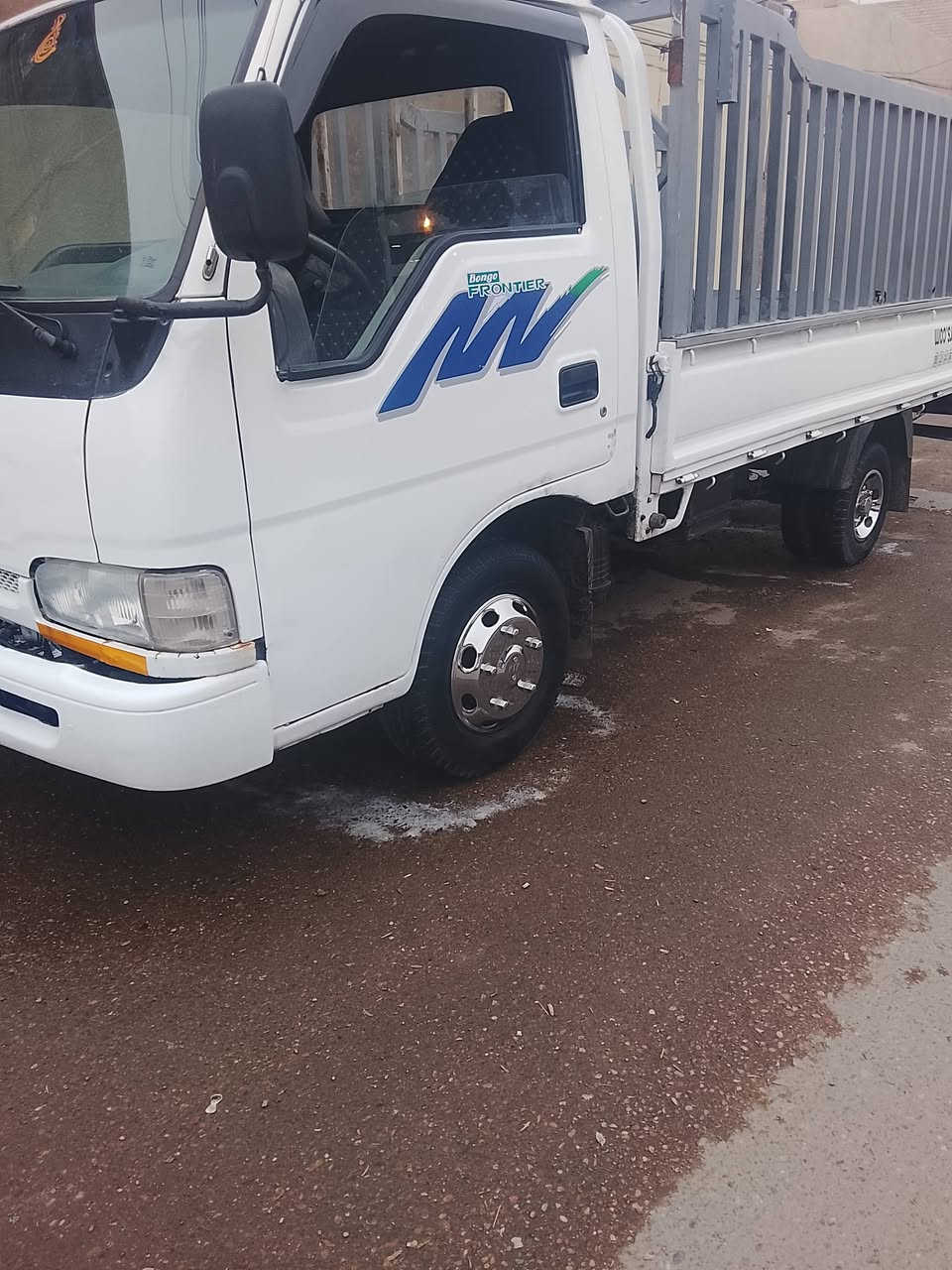 السلام عليكم كيا حمل للبيع موديل 99 الرقم ديالى انجليزي باسمنا.     مصبوغه حزام لجماليه.               شرط عقد مروري.   مكان السياره بغداد.        سعر.      55.    بيها مجال حك جيه.               تك قماره 8جنكال قماره قلاب           ***********
