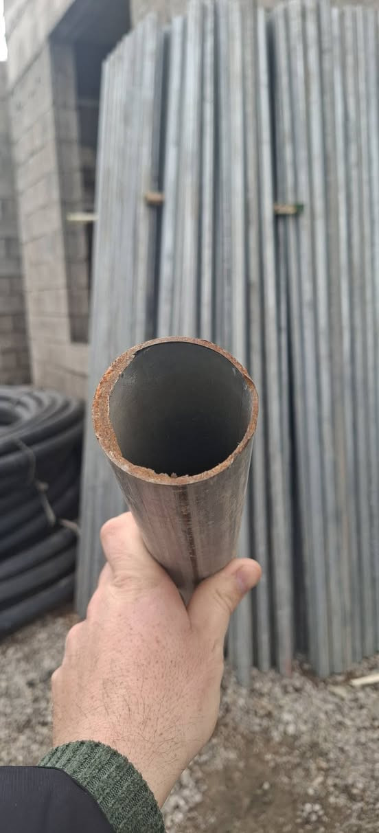 کۆگای ڕێباز تۆربەیی  بۆفرۆشتنی بۆری سیاجی 2ملیمی2ووئینجی گەڵبەنایس قیاسی270سم درێژە 180بۆریە نرخی گونجاوە ناونیشان چوارقوڕنە گوندی گرجان سەردووسایدی گشتی ژم***********ژم***********
