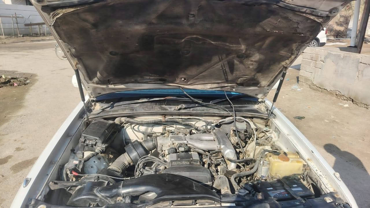 سيارة أرنب موديل 92 مكفولة من الضربة والكصة والعيب الشرعي مكينة ثنين ونص جديدة السيارة جاهزة من كلشي خير من الله رقم بغداد باسمي سعرها 75 وبيها مجال بسيط تجي وتدلال العنوان بصرة مدينة رقم التلفون ***********
